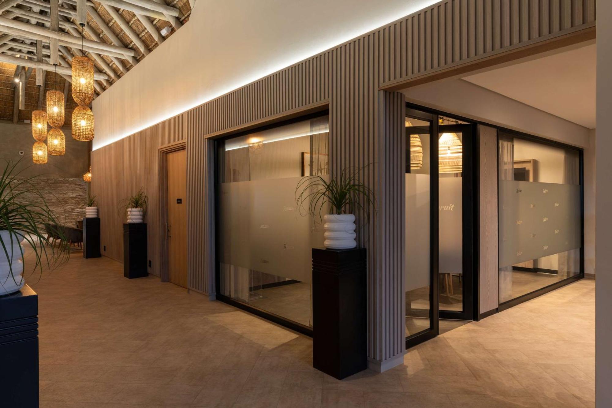 Radisson Safari Hotel 5*